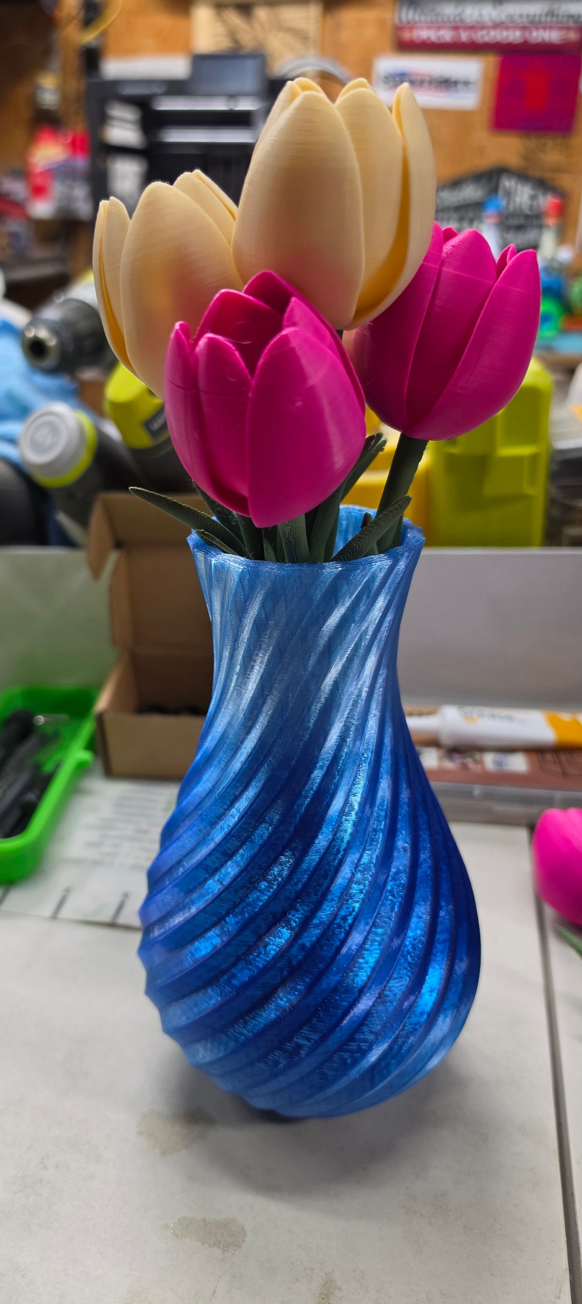 3D printed Vase with Tulips